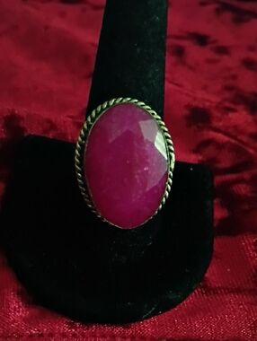 Very Vintage 30ct Ruby Artesian Cocktail Ring Size 10❤️🤗